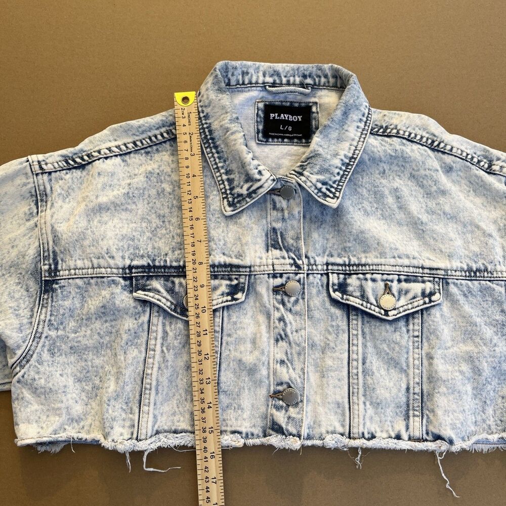Playboy X Pacsun Cropped Jean Jacket Frayed Hem Acid Wash Women's Large - Picture 4 of 7